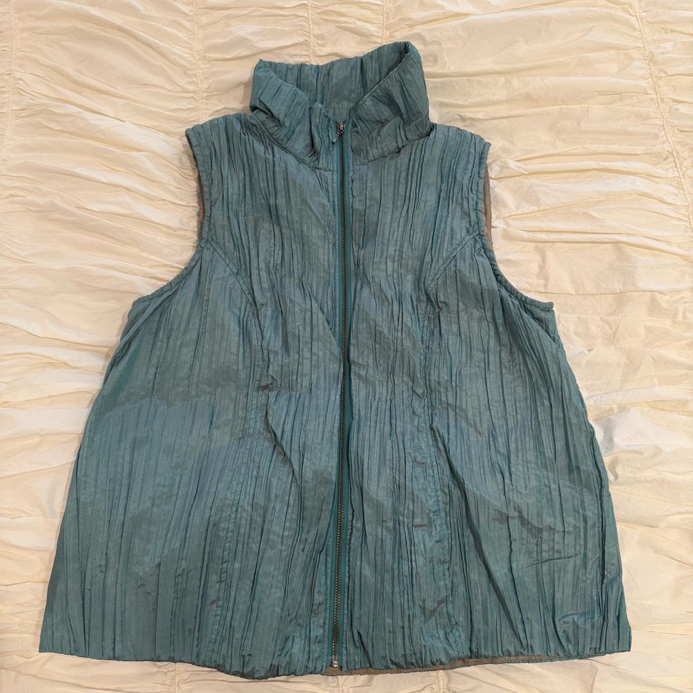 CHICO’S Windbreaker Vest (Chico’s Size 2)
